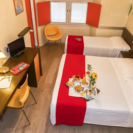 Hotel Cairoli 3*