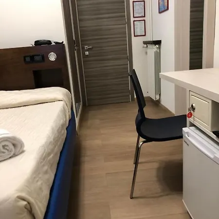 Hotel Cairoli
