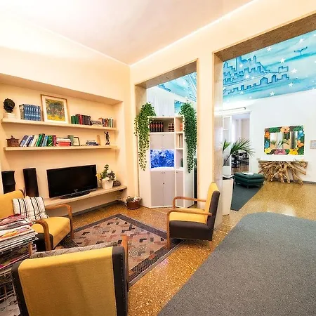 Hotel Cairoli