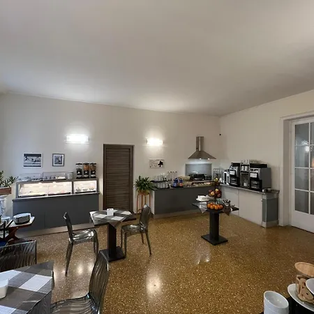 Hotel Cairoli Génova