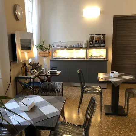 Cairoli Hotel Génova