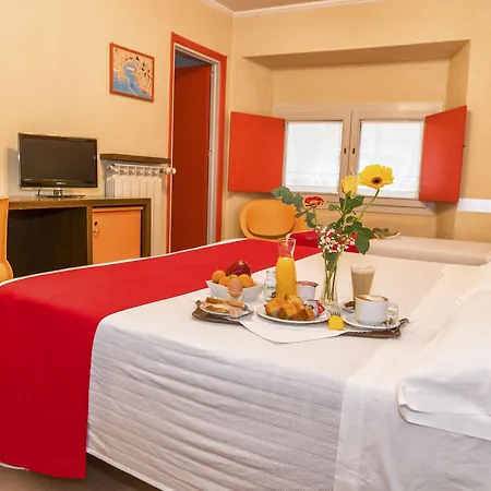 Hotel Cairoli 3*