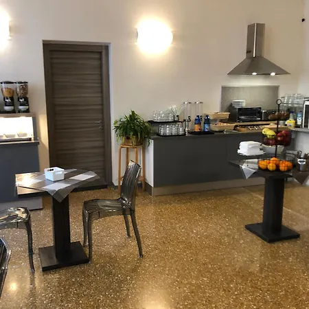 Cairoli Ξενοδοχείο