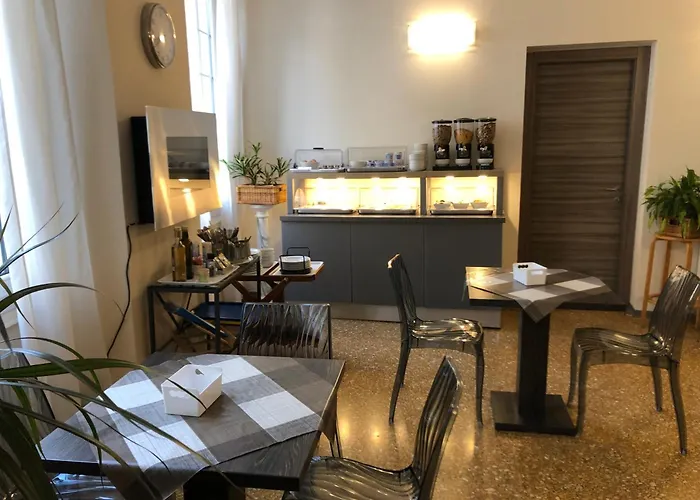 Cairoli Hotel Génova